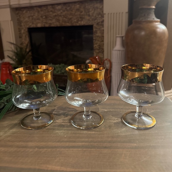 Avitra Golden Set Of Three Shrimp Cocktail Glasses With Two Liners - Picture 3 of 4